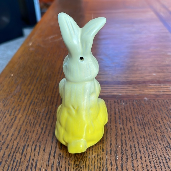 Le Creuset Bunny Pie Bird baking funnel - Picture 3 of 5